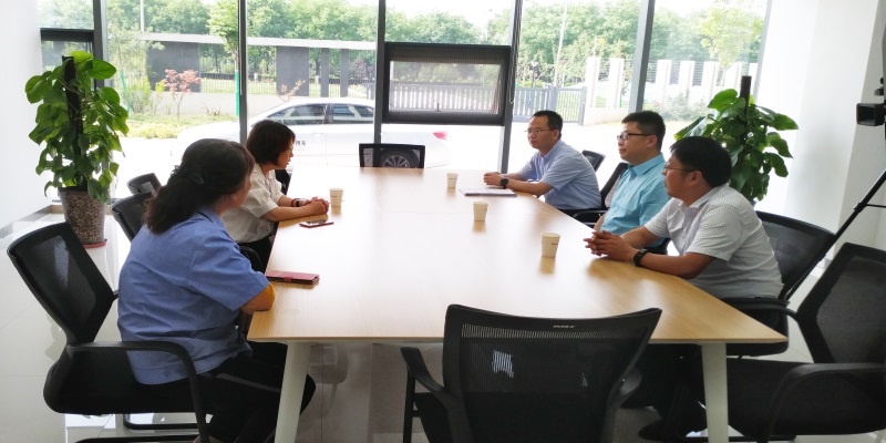 高陵区区委副书记走访pp电子科技慰问高档次人才 高陵区区委副书记走访pp电子科技慰问高档次人才