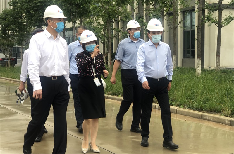 陕西省省长刘国钟注西安市市长李明远一行调研高陵pp电子产业园