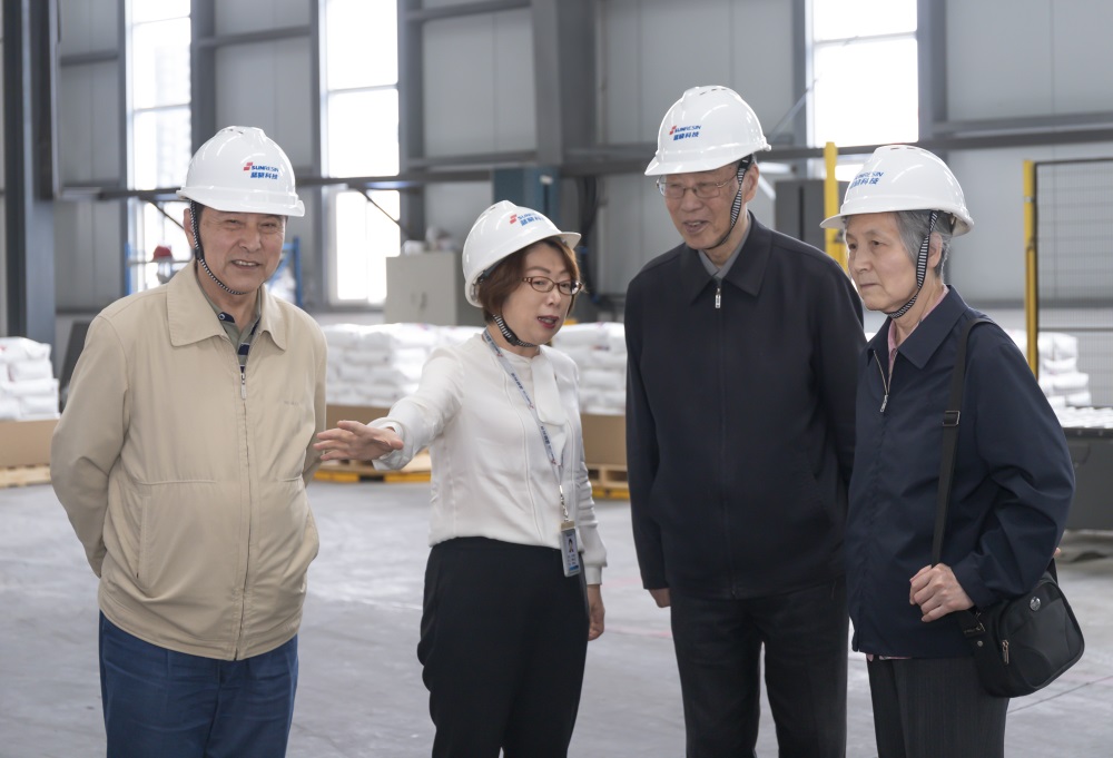 1620899460416745.jpeg 张全兴院士参观pp电子科技3.jpg