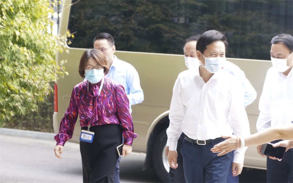 赵一德省长莅临pp电子科技现场调研 赵一德省长莅临pp电子科技现场调研