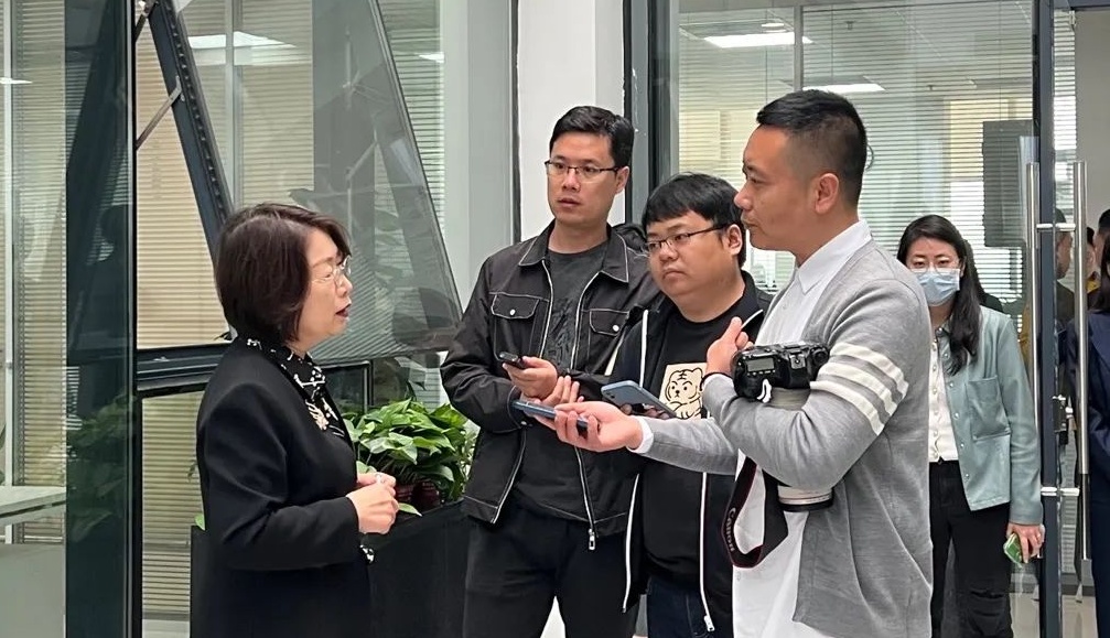 巾帼奋进新征程，妇联媒体采访团走进pp电子科技